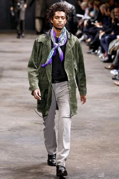 Look 17
